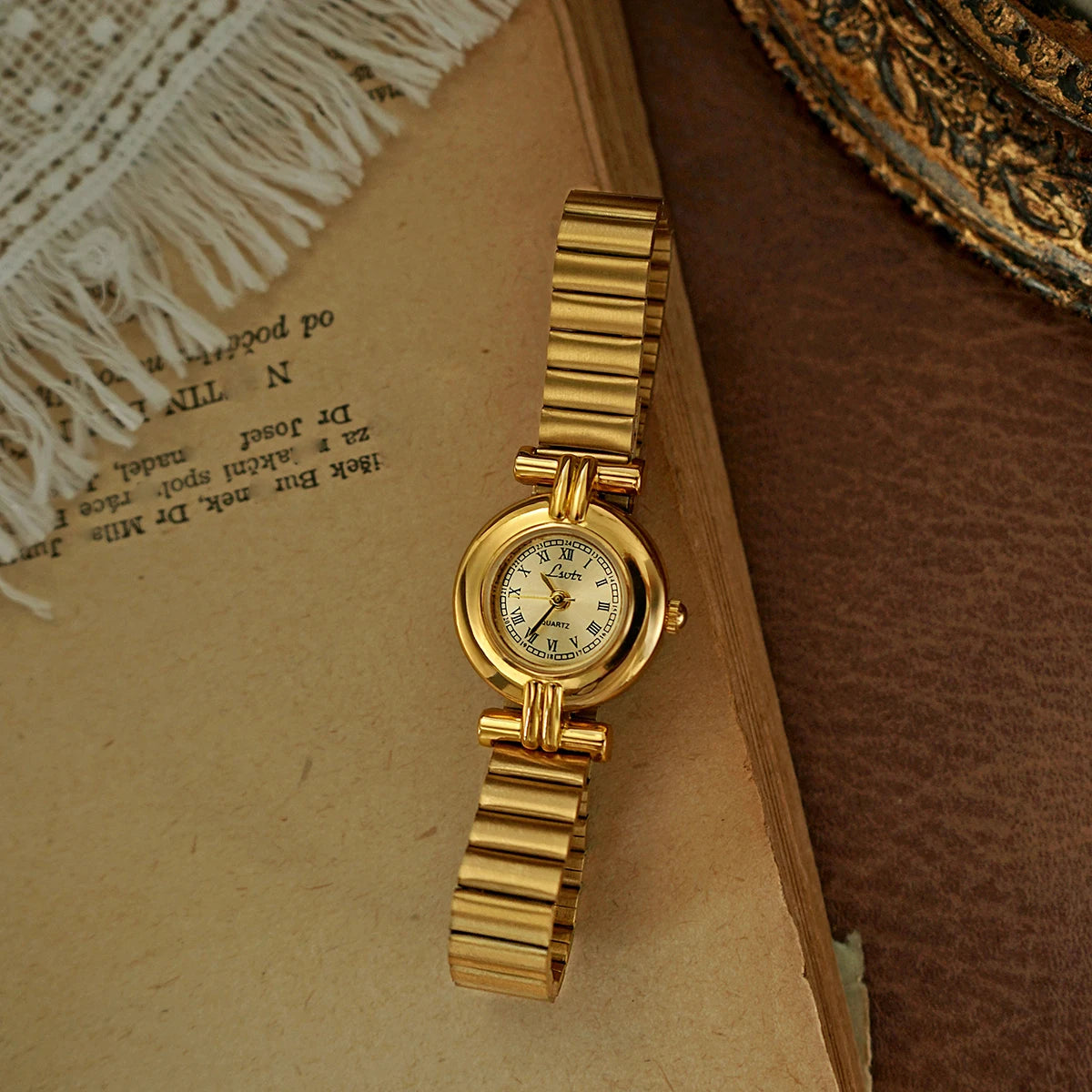 1 Piece of French Retro Gold Small Dial Women'S Watch, Fashionable, Elegant, Exquisite, Compact Waterproof Quartz Watch, Suitable for Daily Wear, Dinner and Other Occasions, Decorative Wrist Roman Scale Dial Women'S Watch