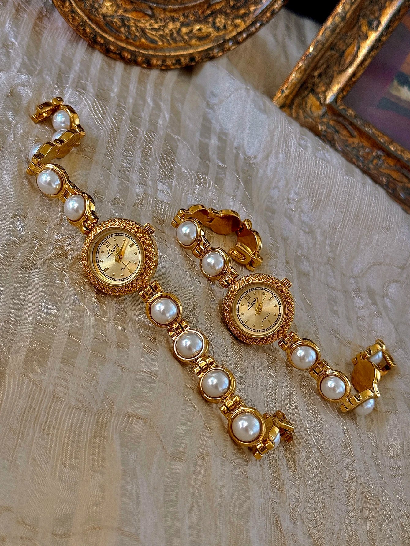 1 Piece of Gold French Fashion and Elegant Women'S Pearl Strap Women'S Quartz Watch Palace Retro Bohemian Style 30M Waterproof round Women'S Quartz Watch, Suitable for Daily Wear, Vacation Party and Other Occasions
